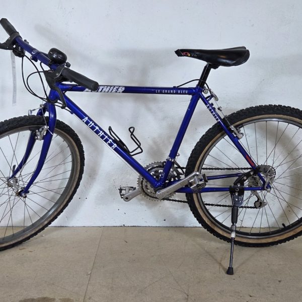 Vélo VTT (le grand bleu)
