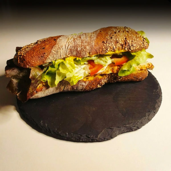 Sandwich au poulet suisse et curry thaï