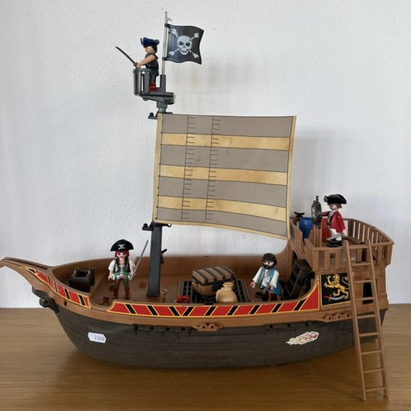 Bateau pirate Playmobil