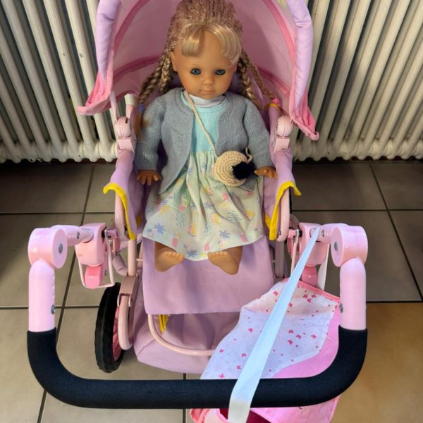 Poussette poupée