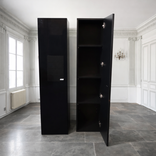 Armoire en noir (2 pièces)